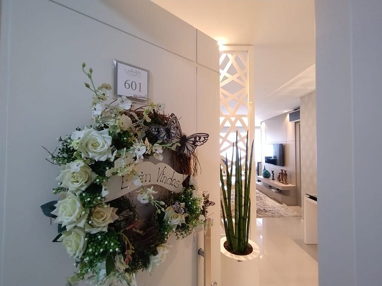 Apartamento com 3 suítes a 70 metros do mar!