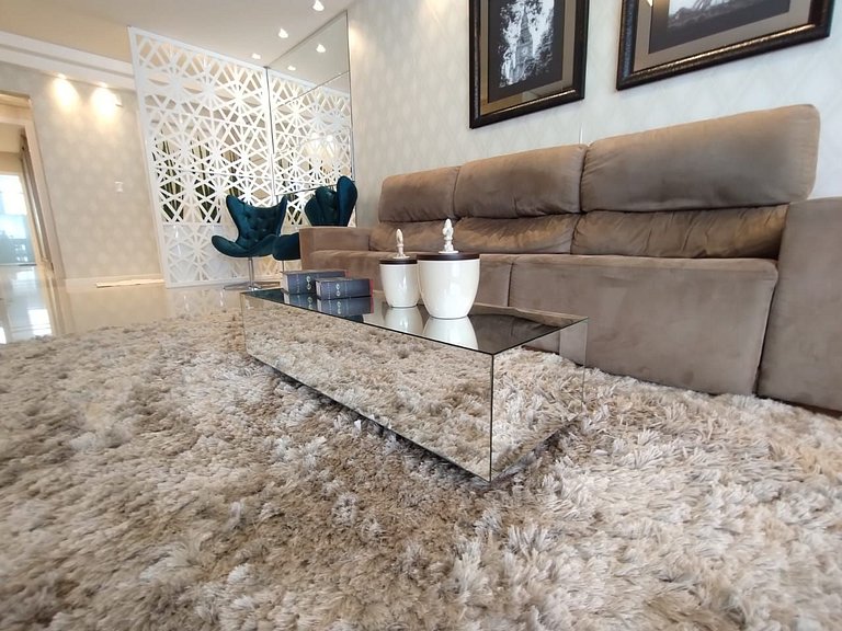 Apartamento com 3 suítes a 70 metros do mar!