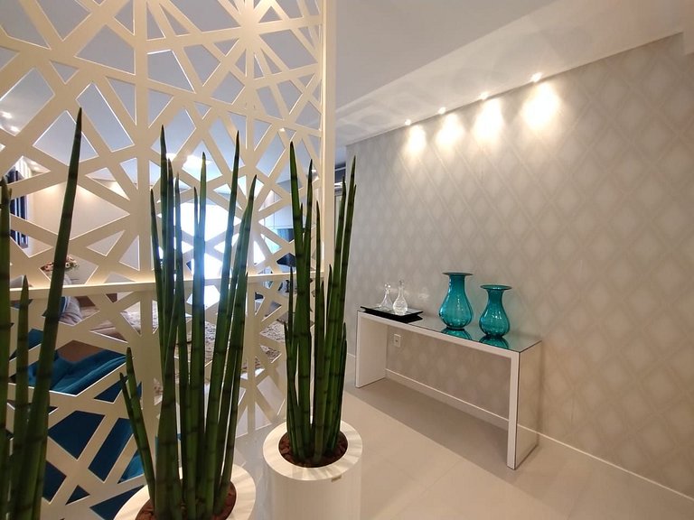 Apartamento com 3 suítes a 70 metros do mar!