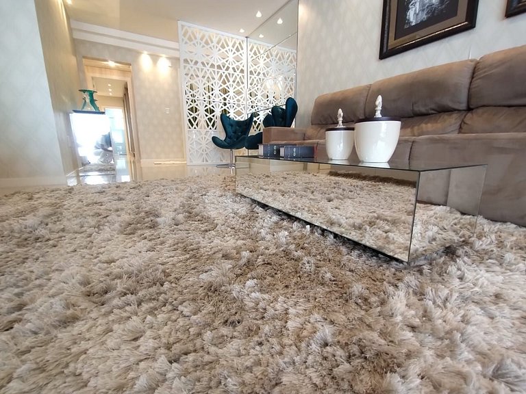 Apartamento com 3 suítes a 70 metros do mar!