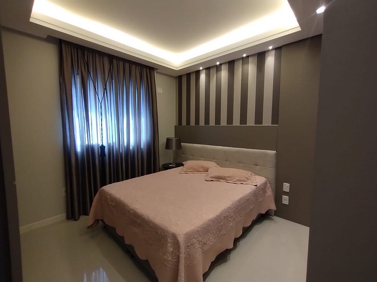 Apartamento com 3 suítes a 70 metros do mar!