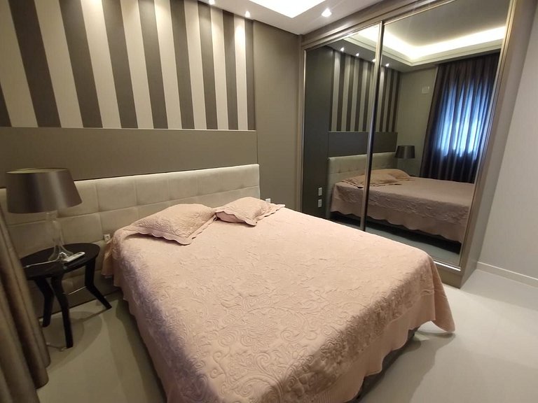 Apartamento com 3 suítes a 70 metros do mar!