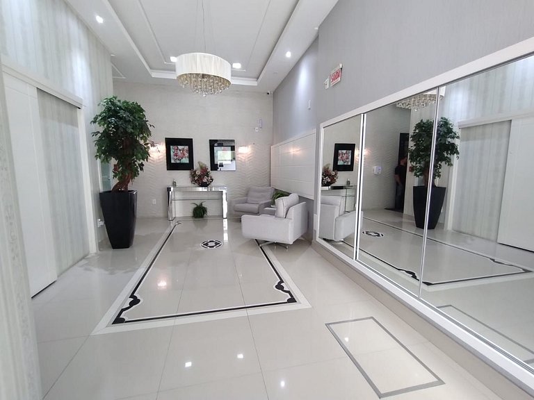 Apartamento com 3 suítes a 70 metros do mar!