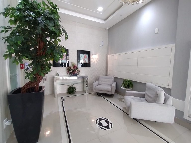 Apartamento com 3 suítes a 70 metros do mar!