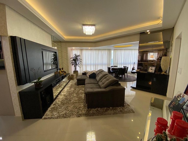 Apartamento com 3 suítes!