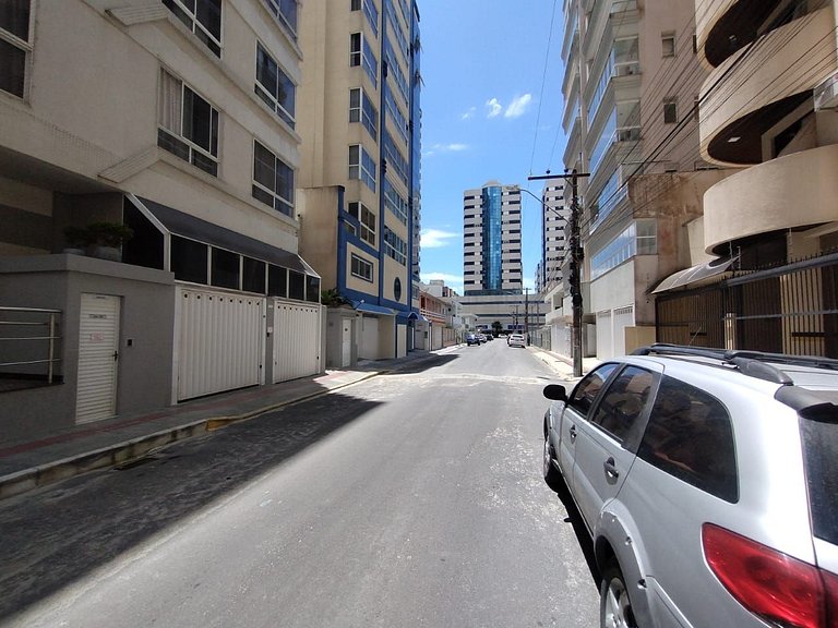 Apartamento com 3 suítes a 200 metros do mar!