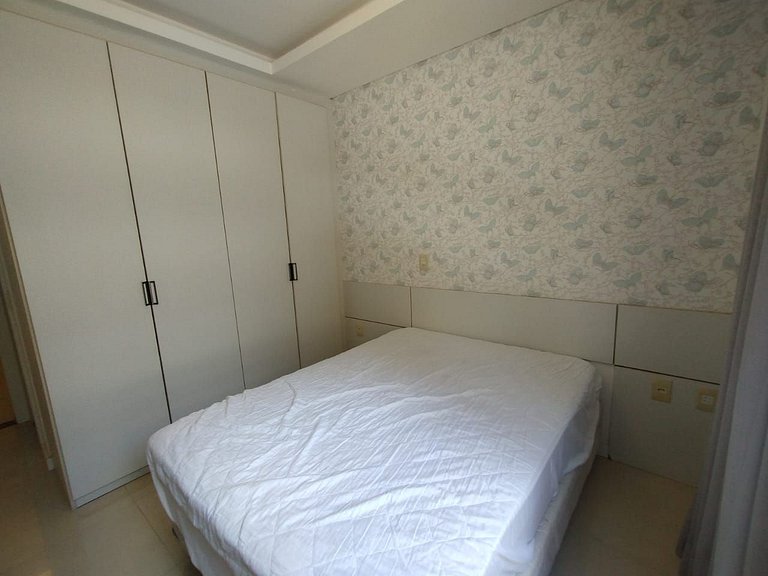 Apartamento com 3 suítes a 200 metros do mar!