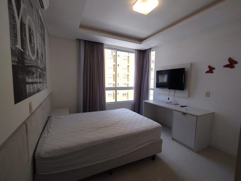 Apartamento com 3 suítes a 200 metros do mar!