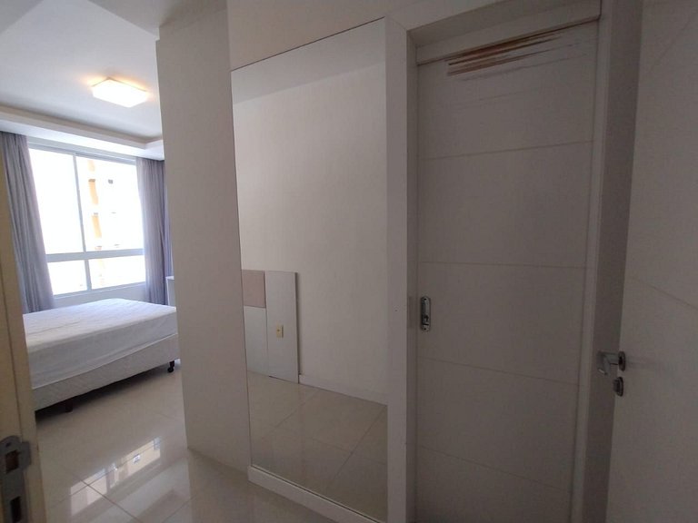 Apartamento com 3 suítes a 200 metros do mar!