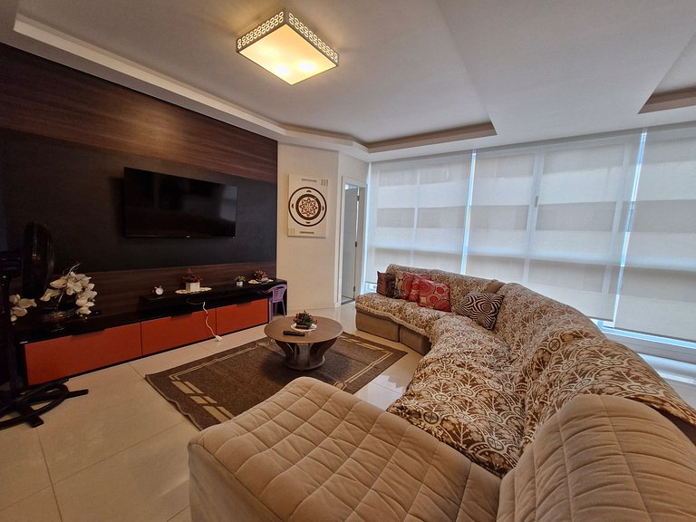 Apartamento com 3 suítes a 200 metros do mar!