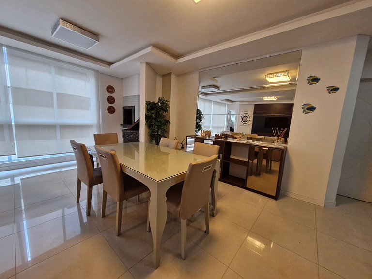 Apartamento com 3 suítes a 200 metros do mar!