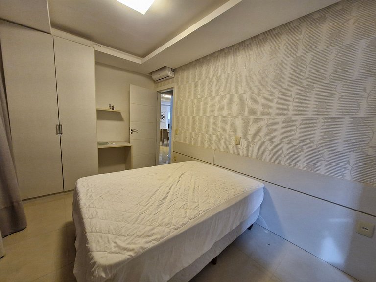 Apartamento com 3 suítes a 200 metros do mar!
