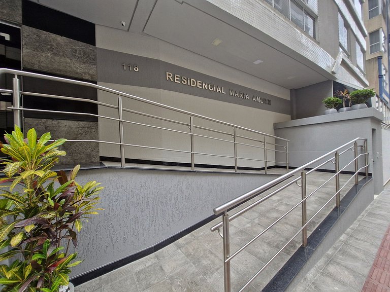 Apartamento com 3 suítes a 200 metros do mar!