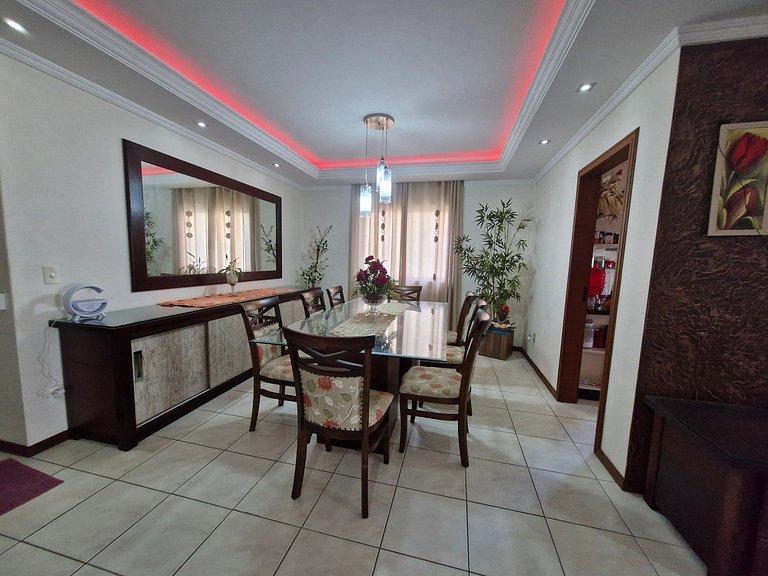 Apartamento com 1 suíte + 2 quartos!