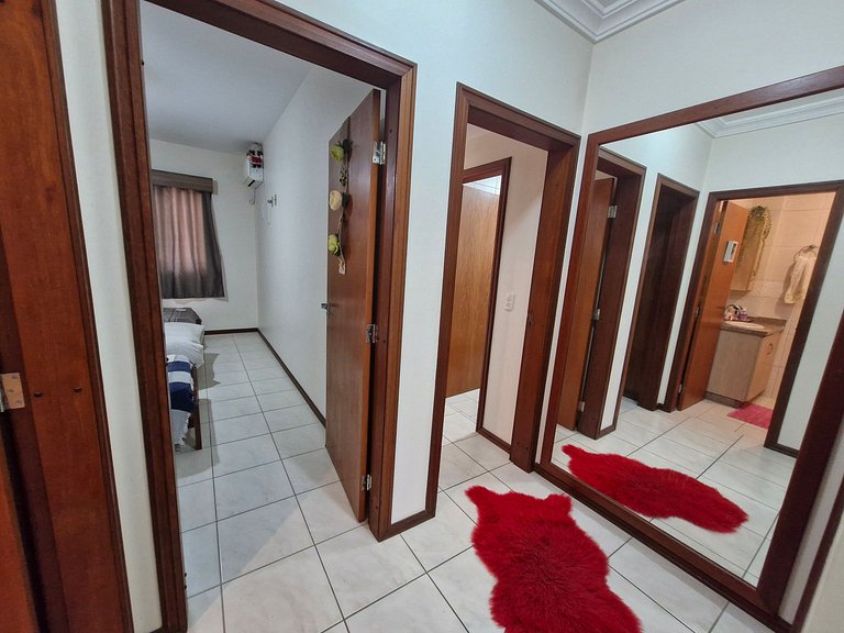 Apartamento com 1 suíte + 2 quartos!