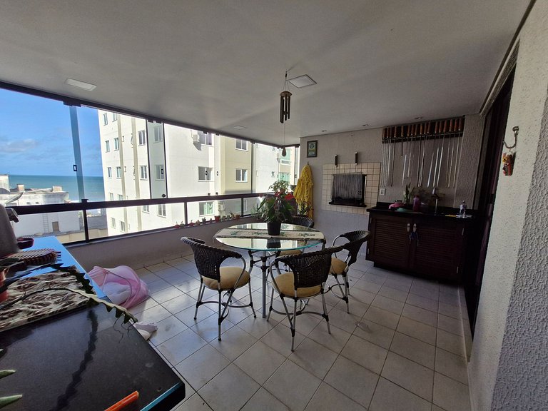 Apartamento com 1 suíte + 2 quartos!