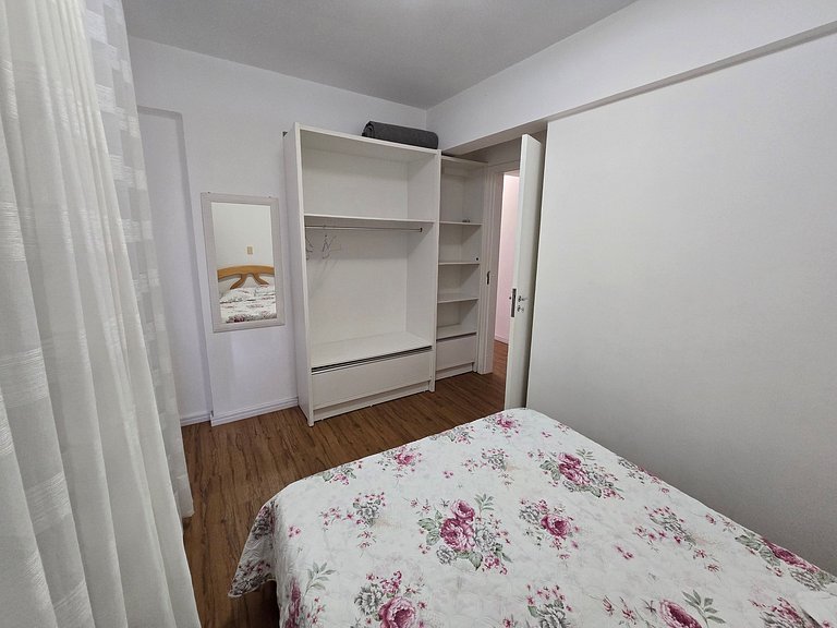 Apartamento com 1 suíte + 2 quartos!