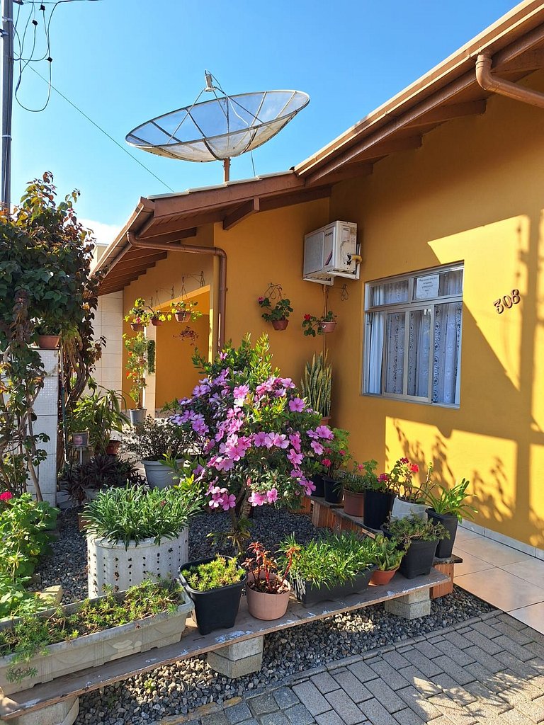 Acomoda até 12 pessoas com 3 quartos!