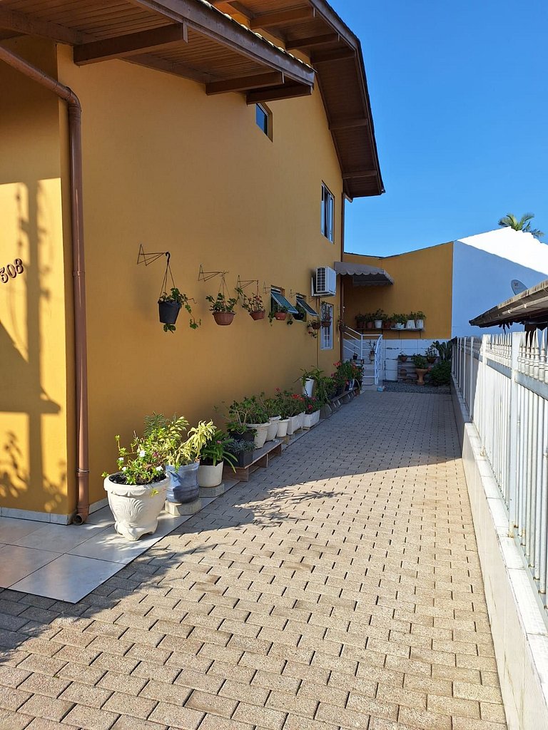 Acomoda até 12 pessoas com 3 quartos!