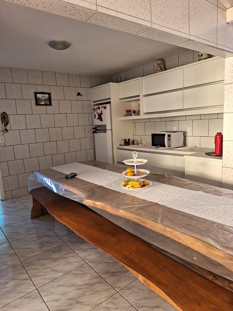 Acomoda até 12 pessoas com 3 quartos!