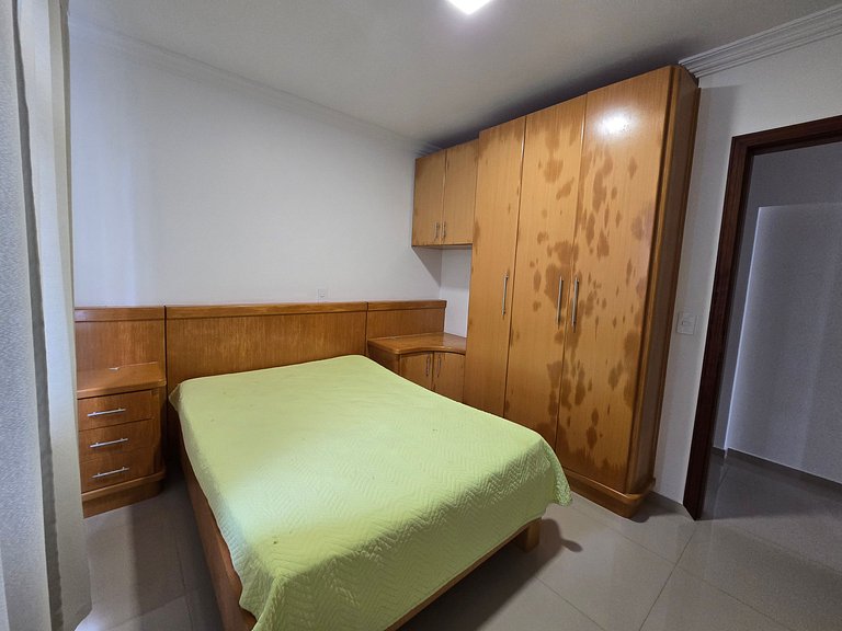 Apartamento 5 suítes na quadra mar!