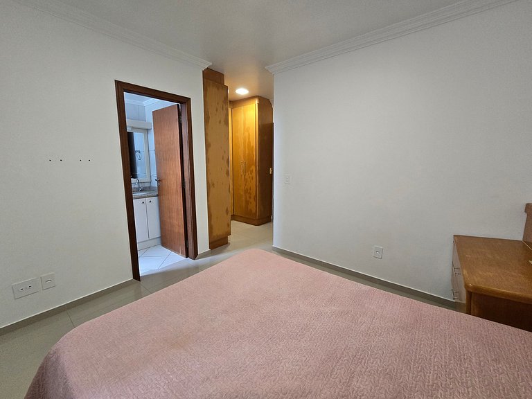 Apartamento 5 suítes na quadra mar!