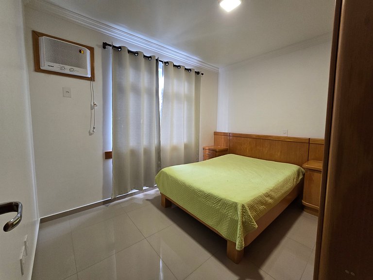 Apartamento 5 suítes na quadra mar!