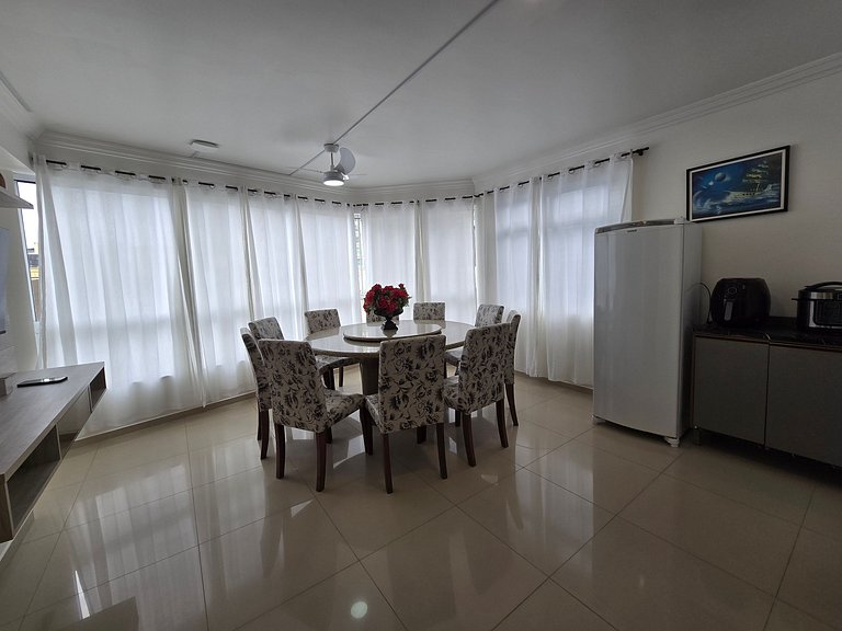 Apartamento 5 suítes na quadra mar!