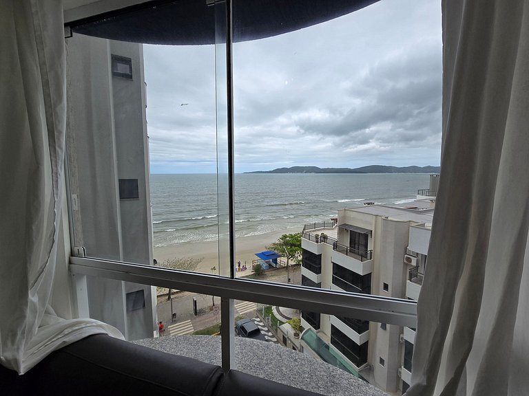 Apartamento 5 suítes na quadra mar!