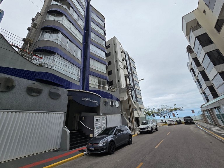 Apartamento 5 suítes na quadra mar!