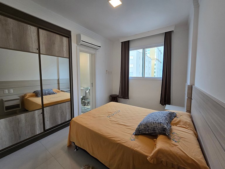 Apartamento com 3 suítes a 200 metros do mar!