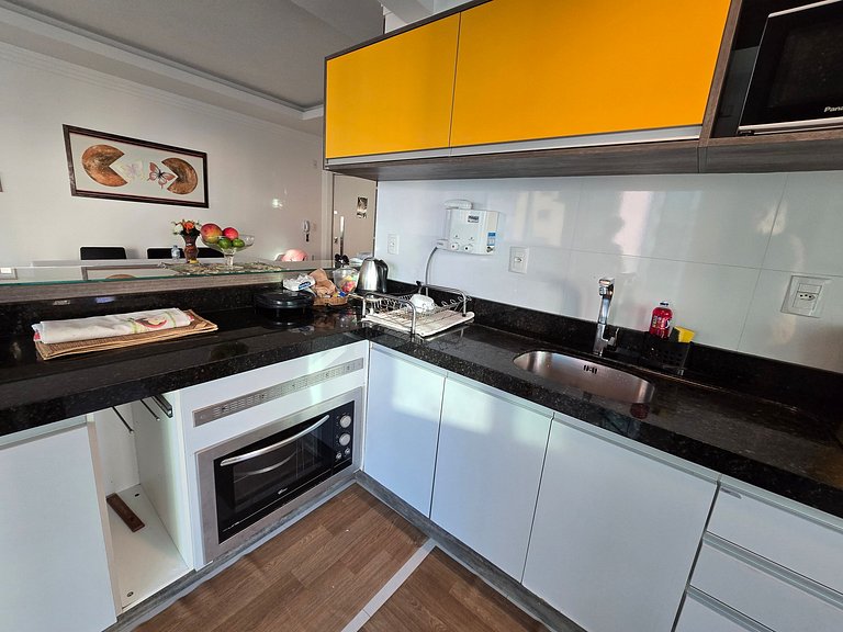 Apartamento com 3 suítes a 200 metros do mar!