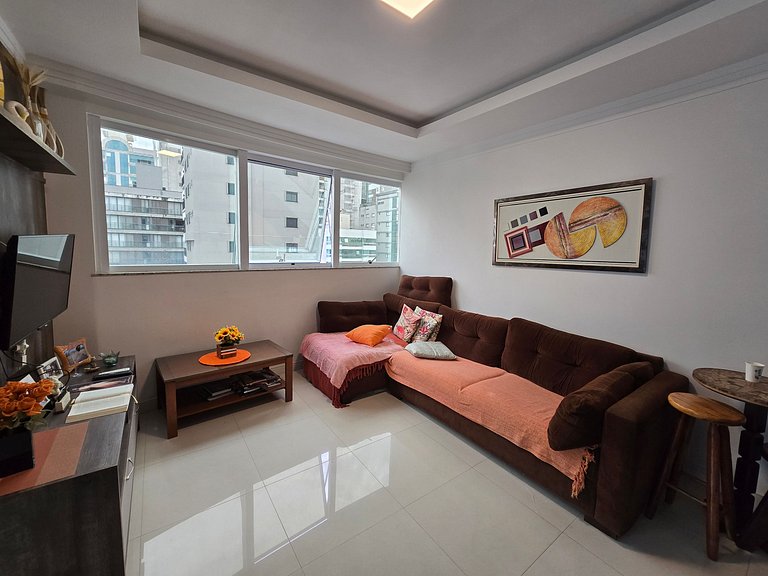 Apartamento com 3 suítes a 200 metros do mar!