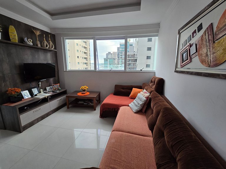 Apartamento com 3 suítes a 200 metros do mar!