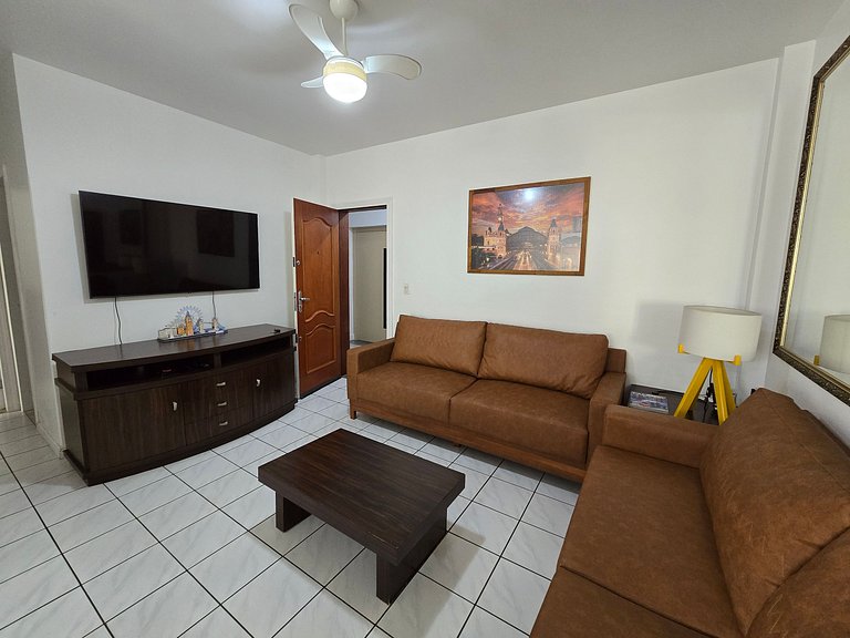 Apartamento com 1 suíte + 1 quarto a 100m do mar!