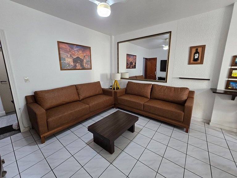 Apartamento com 1 suíte + 1 quarto a 100m do mar!