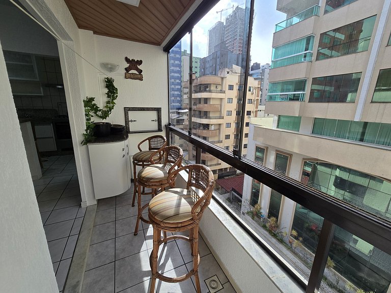 Apartamento com 1 suíte + 1 quarto a 100m do mar!