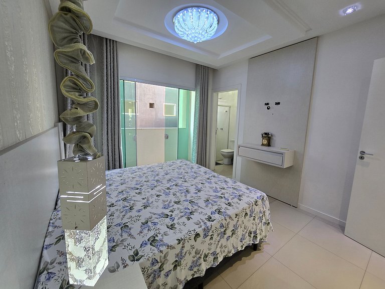 Apartamento com 2 suítes próximo ao mar!