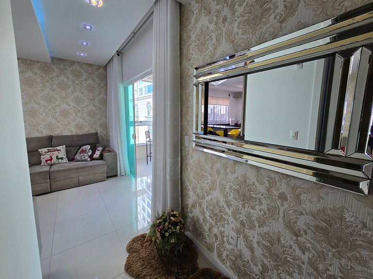 Apartamento espaçoso, moderno e acolhedor