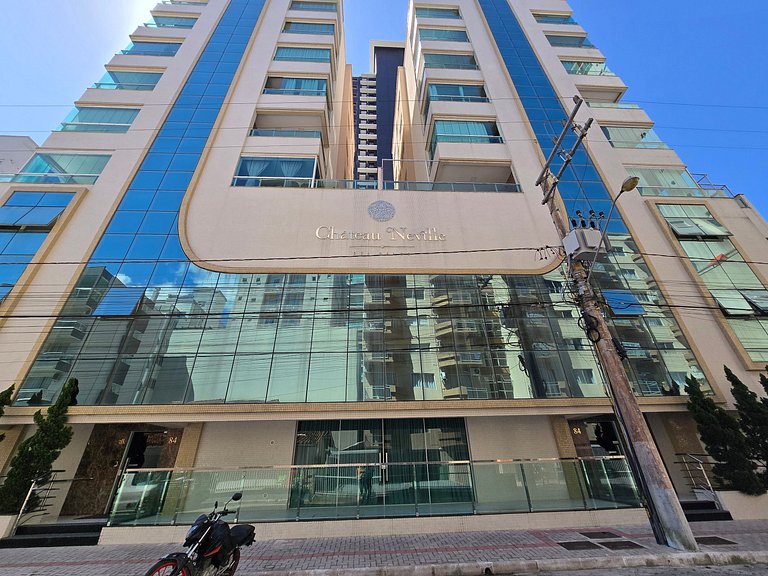 Apartamento espaçoso, moderno e acolhedor