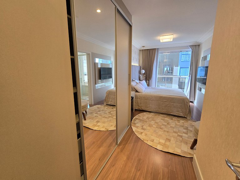 Apartamento duplex com 4 suítes!