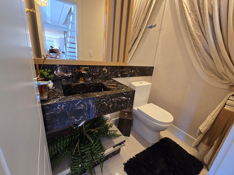 Apartamento duplex com 4 suítes!