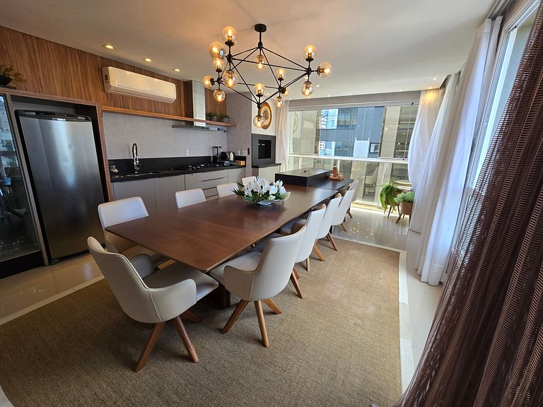 Apartamento duplex com 4 suítes!