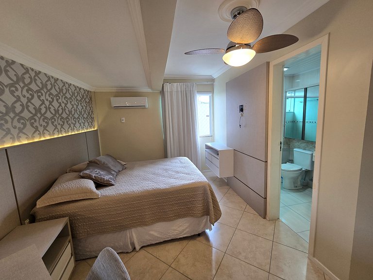 Pé na AREIA de luxo em Itapema!