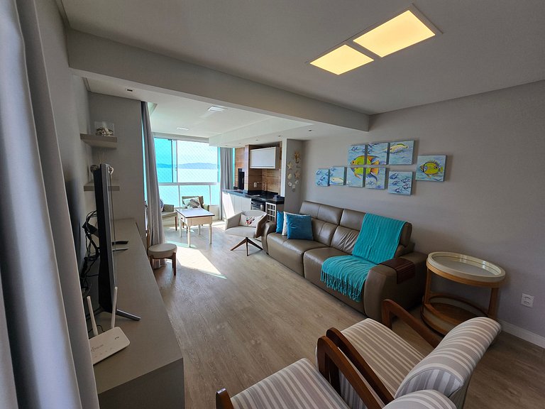 Pé na AREIA de luxo em Itapema!