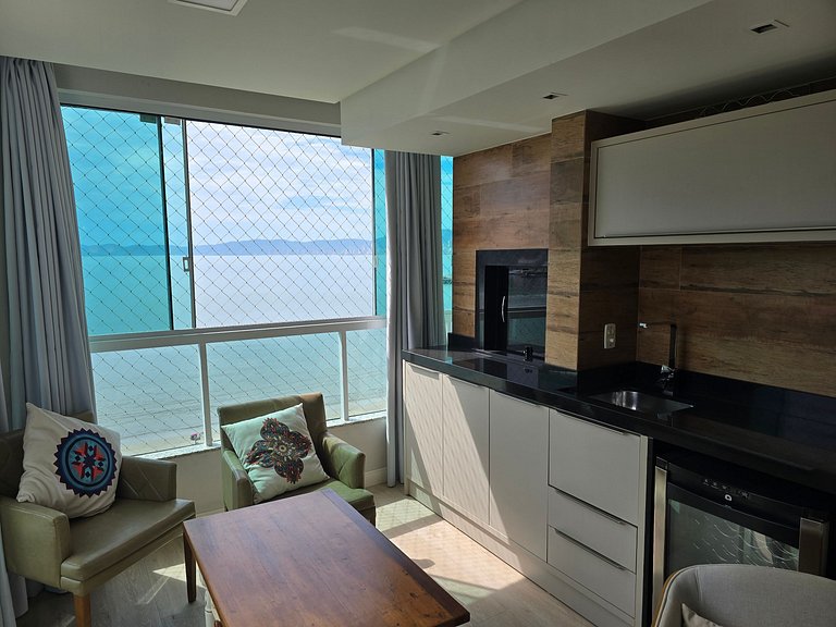 Pé na AREIA de luxo em Itapema!