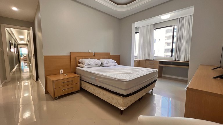 Apartamento amplo, moderno e aconchegante