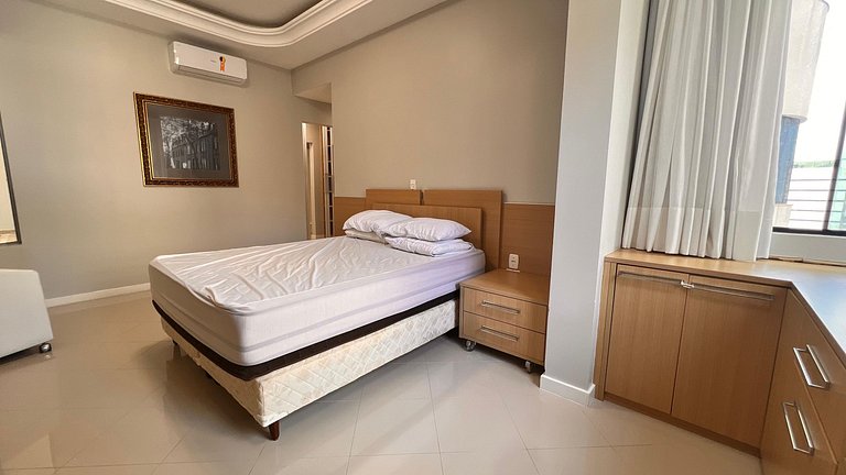 Apartamento amplo, moderno e aconchegante