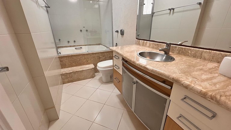 Apartamento amplo, moderno e aconchegante