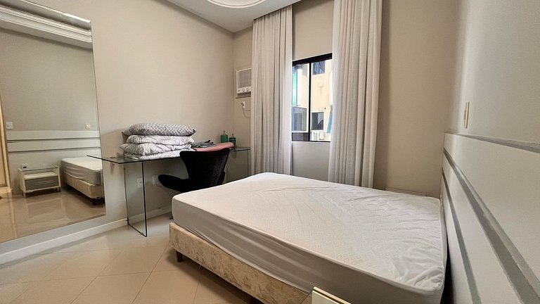 Apartamento amplo, moderno e aconchegante